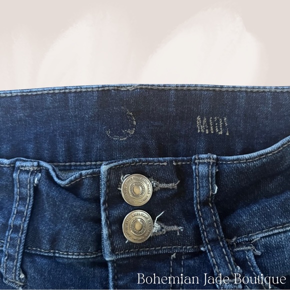 SO Midi Rise Denim Cuffed Shorts - Picture 5 of 6